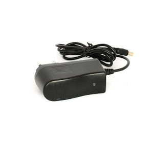 Zufuhr 12 V DC